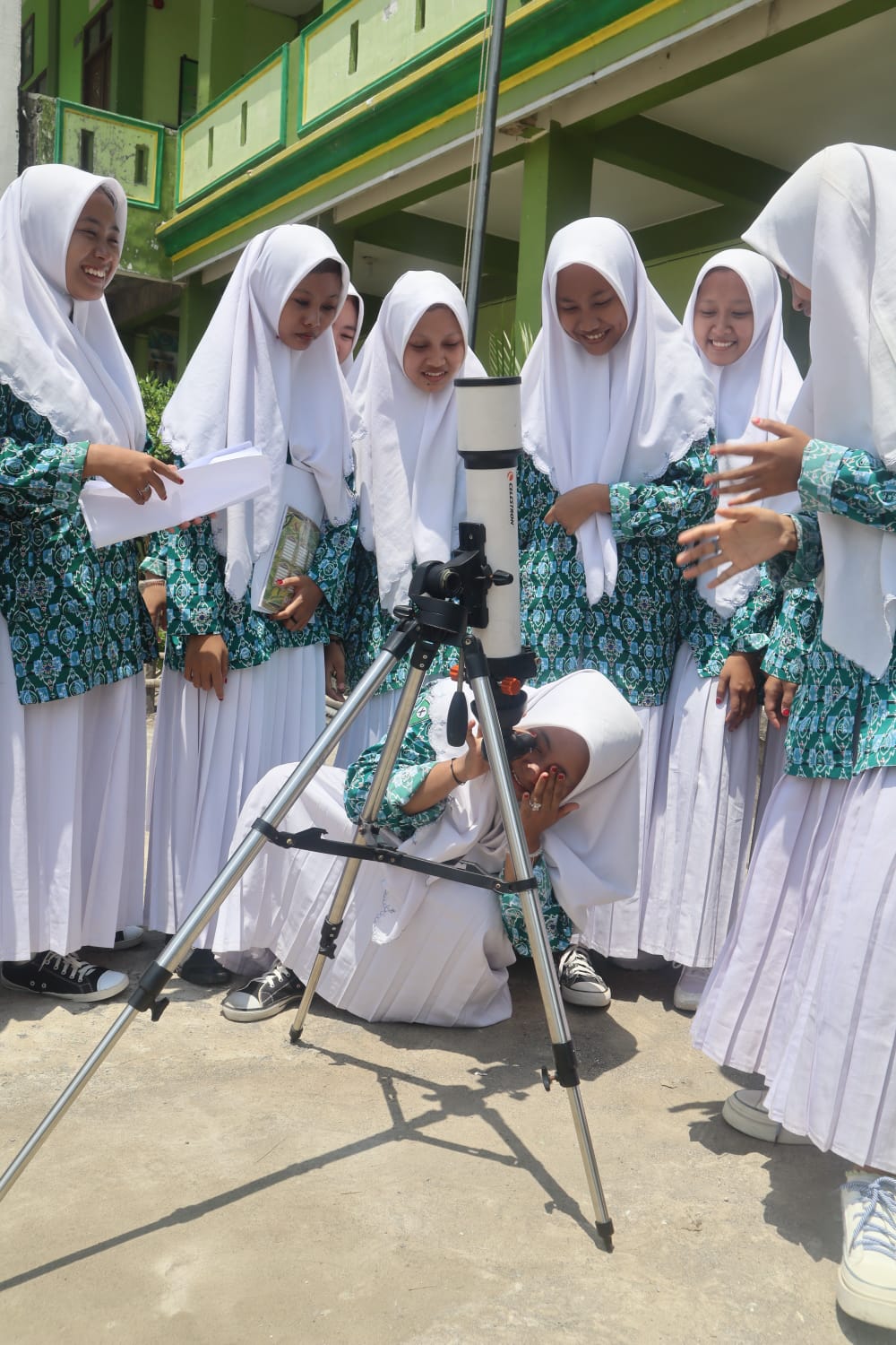 Berita MA MNU - Juara 1 Olimpiade Sains Nasional