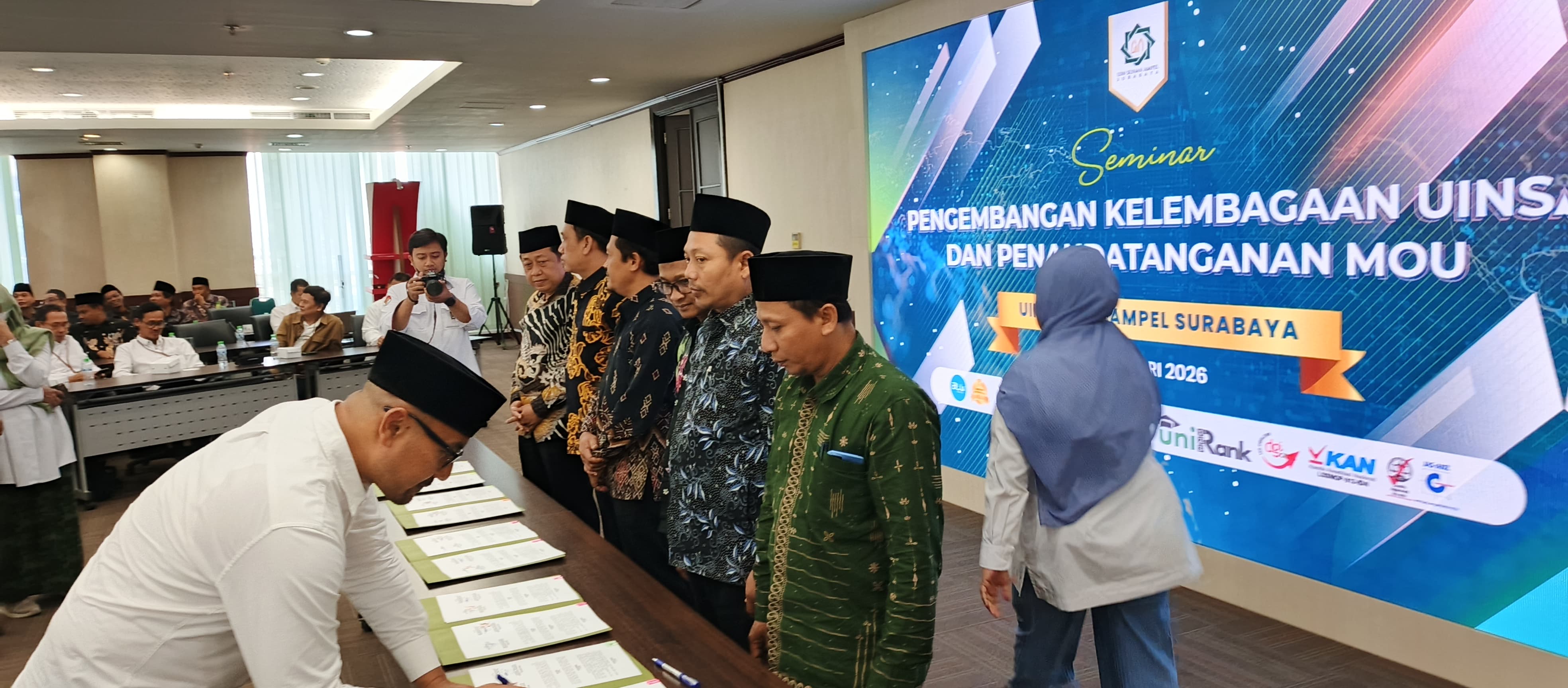 Berita MA MNU - MA Ma'arif Nahdlatul Ulama Nguwok Modo Lamongan Perkuat Akses Pendidikan Tinggi, Teken MoU dengan UINSA Surabaya